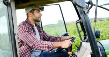 Weinberg-Safari: Fröhliche Traktor-Tour am Kaiserstuhl