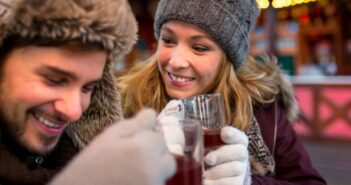 Als Glühwein-Kenner auf dem Weihnachtsmarkt