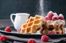 Das allerbeste Waffelrezept — versprochen! ( Foto: Adobe Stock- Natasha Breen )_