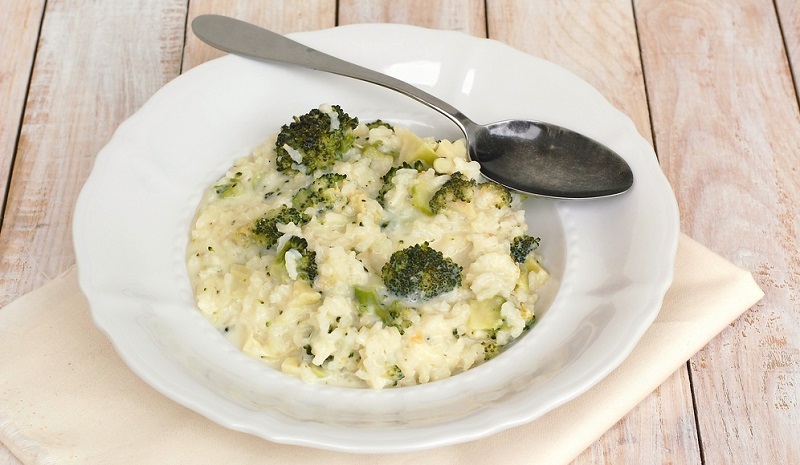 Brokkoli zubereiten: Wie wäre es mit einem leckeren Brokkoli-Risotto mit Ziegenkäse?