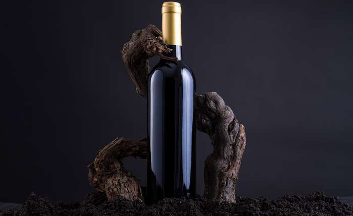 Einzigartigkeit ist beim Wein ebenso wichtig wie beim Gestalten der Etiketten für die Flasche. ( Foto: Adobe Stock - volupio )