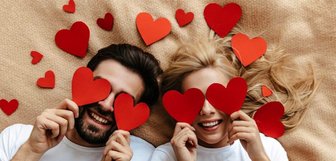 Gründe, warum ich dich liebe, halten die Liebe lebendig (Foto: Adobe Stock-PinkCoffee Studio)