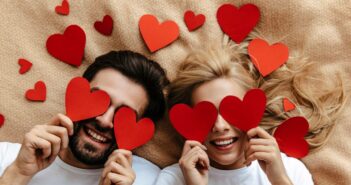 Gründe, warum ich dich liebe, halten die Liebe lebendig (Foto: Adobe Stock-PinkCoffee Studio)