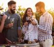 Im Trend: Alkoholfreie Weine und Sekte erfreuen sich wachsender (Foto: AdobeStock - lordn 225582445)