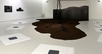 Meditatives Zeichnen trifft britische Stickkunst in Kunsthalle Mainz (Foto: Anne Nilges)