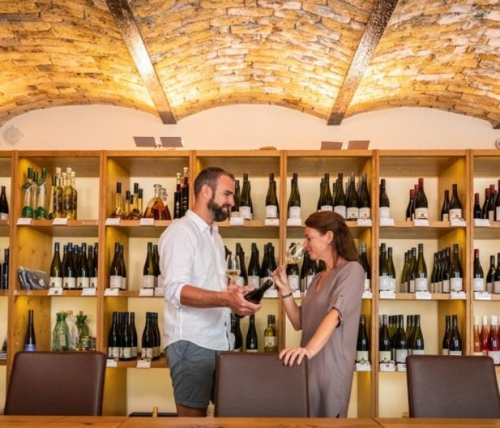 Weinprobe in der Vinothek im Weingut Peth, Flörsheim-Dalsheim (Foto: Dominik Ketz)